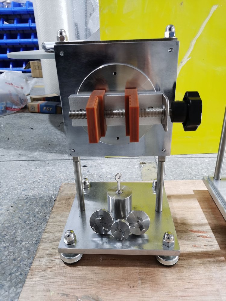 橫向應(yīng)力試驗(yàn)裝置