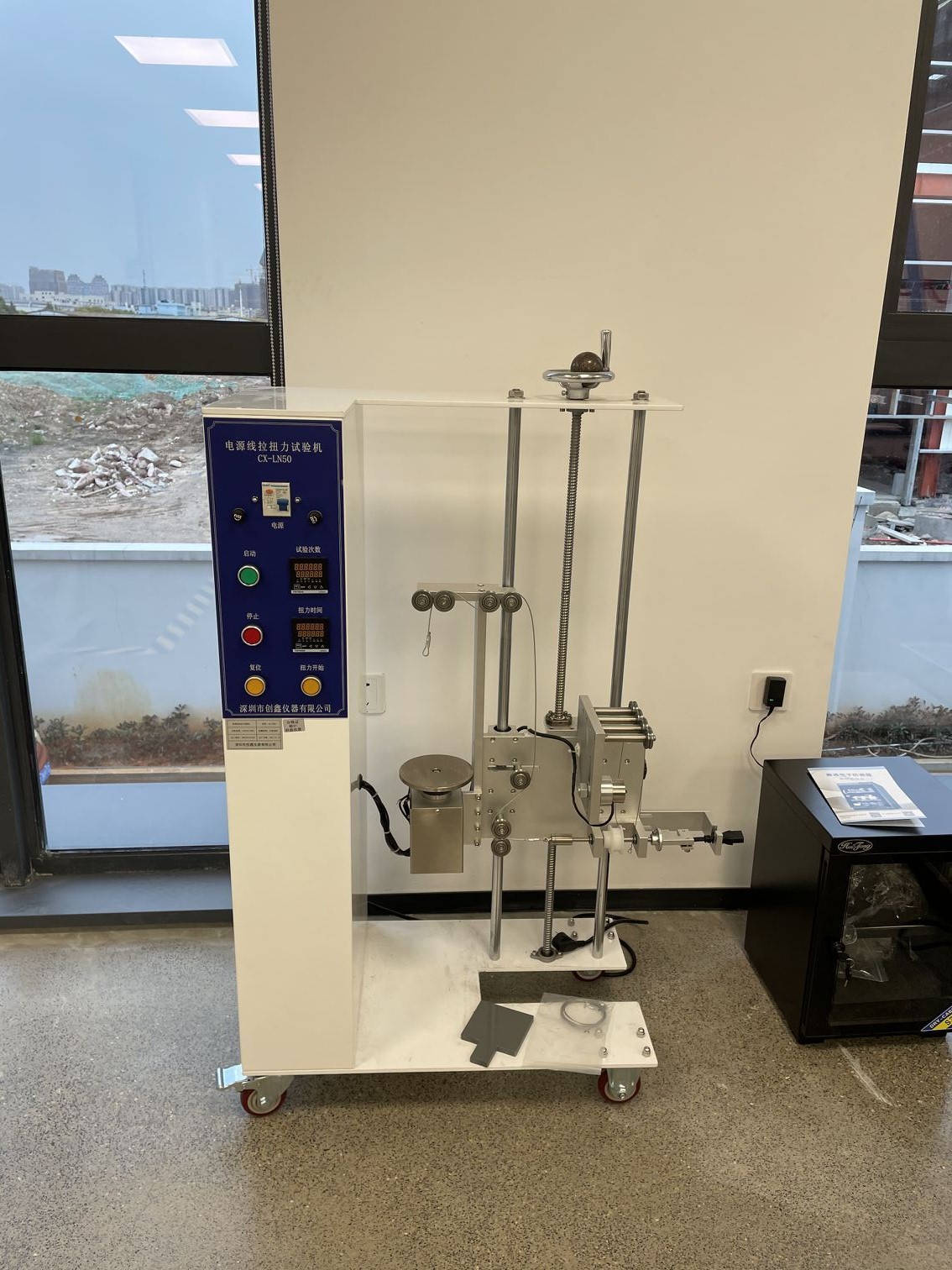 電源線拉扭試驗機(jī) 電源線拉扭試驗機(jī)